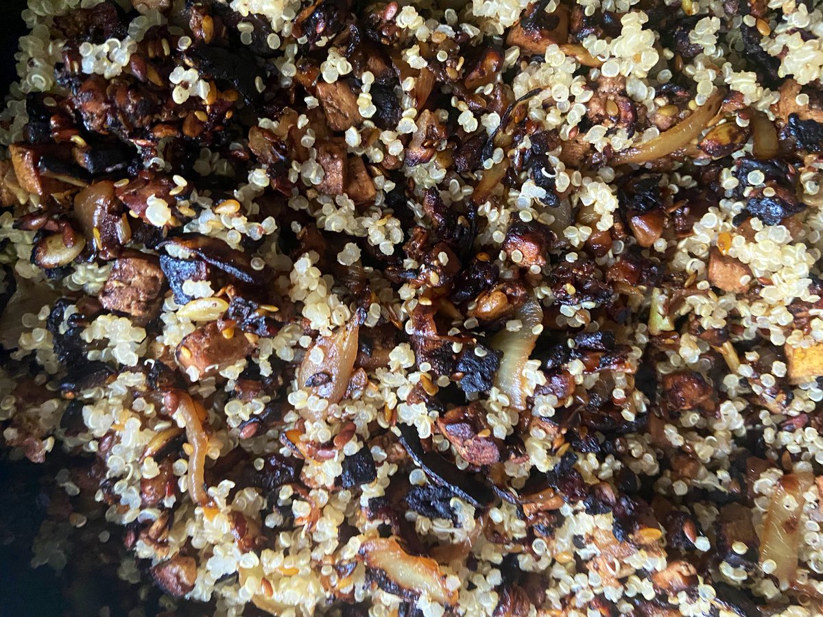 There’s about 20 ingredients in this from walnuts to balsamic vinegar, turmeric, onions, tofu, red pepper flakes, quinoa, garlic, cloves, seeds, nooch, & whatever. When I’m hungry, I start chopping onions & let the universe guide me. #HappyEarthDay #GoVegan 🌱☯️🌎