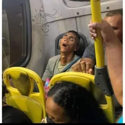 Alguien iba a pedir un préstamo y se olvido el tío