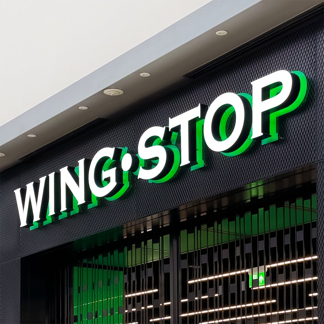 Anyone else got a sudden craving for wings? 🍗👀 📅 Mark your calendars, Wingstop opening Monday 6th May at 11am 🕚 🍗 First 100 people get FREE Wingstop 🏃‍♂️ 📍 Upper Mall, near Hollywood Bowl 📍