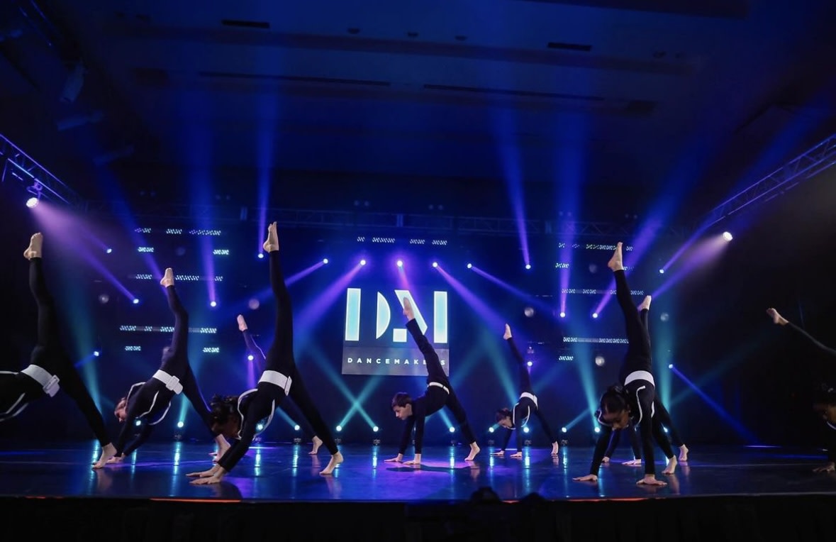 We loved creating a new logo sign for the awesome #DanceMakers dance competition and convention. Nothing better than then dancing it out on stage in the glow of the DanceMakers signage. Many congrats to the entire team involved on this build! ✨

#CustomSignage