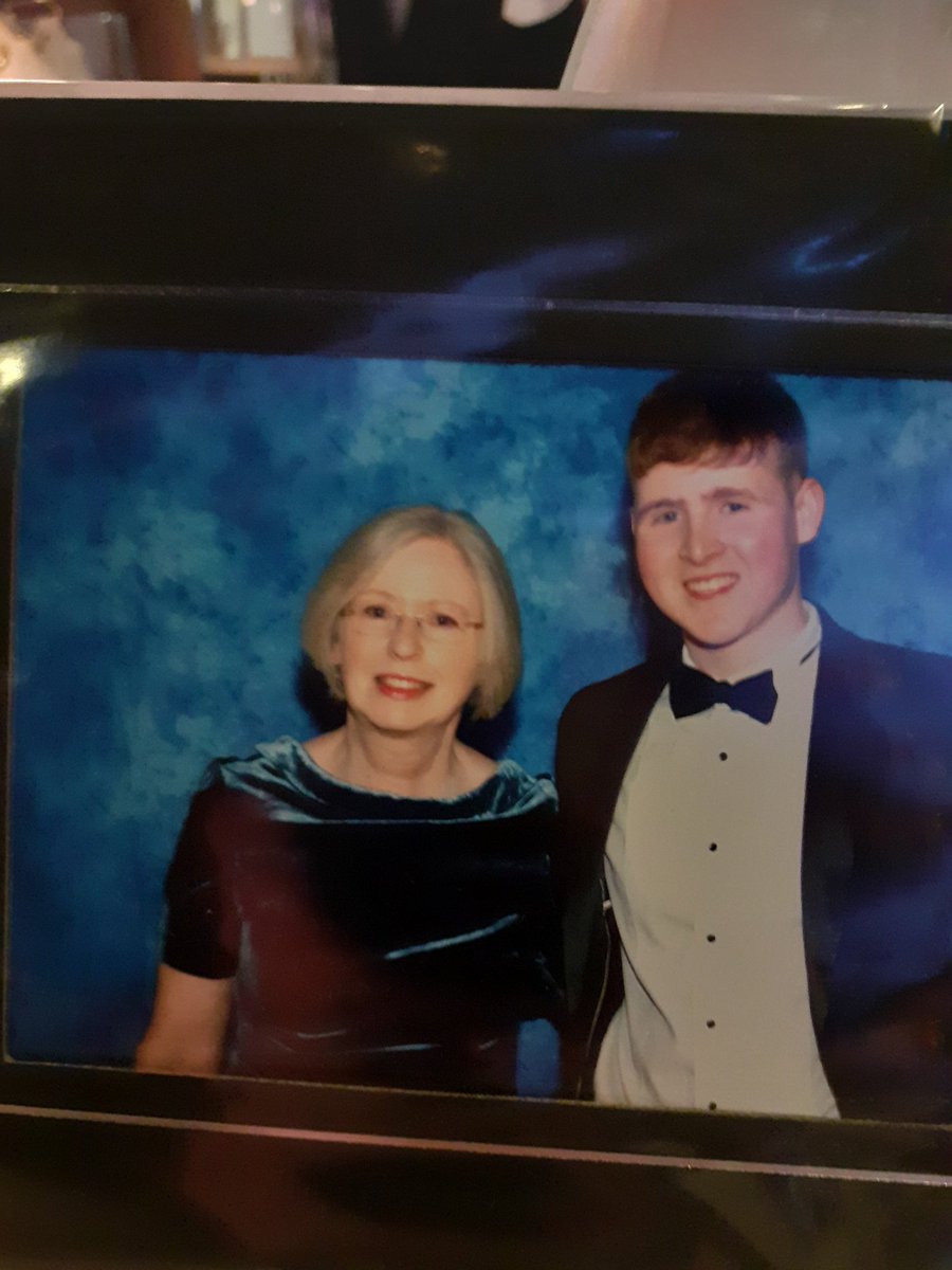 Helen Foster tweet media