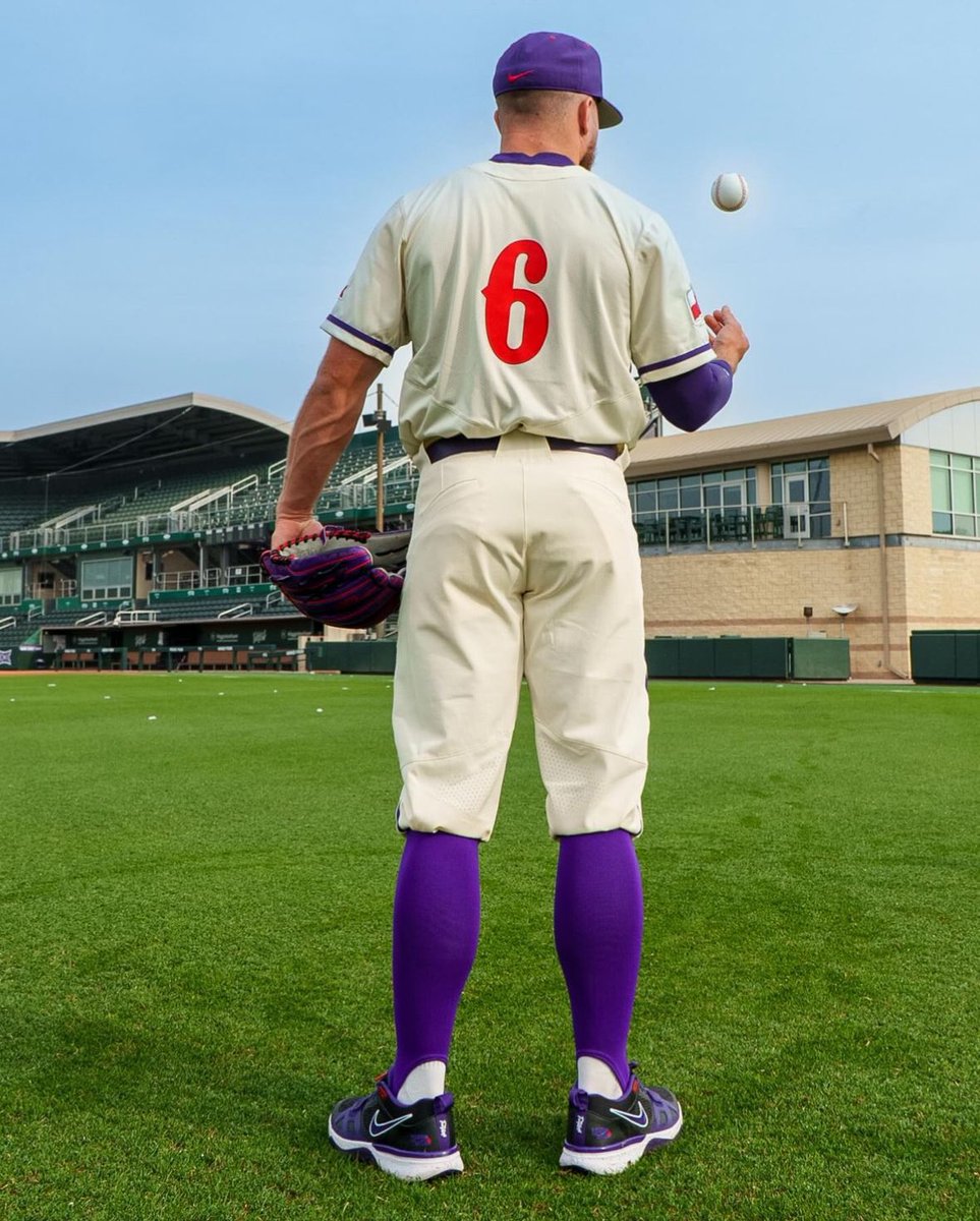 Are the new TCU Ranas Cornudas uniforms the best in Texas? I’m going with best unis in the states. 🐸 @TCU_Baseball debuts them on Sunday April 28th.