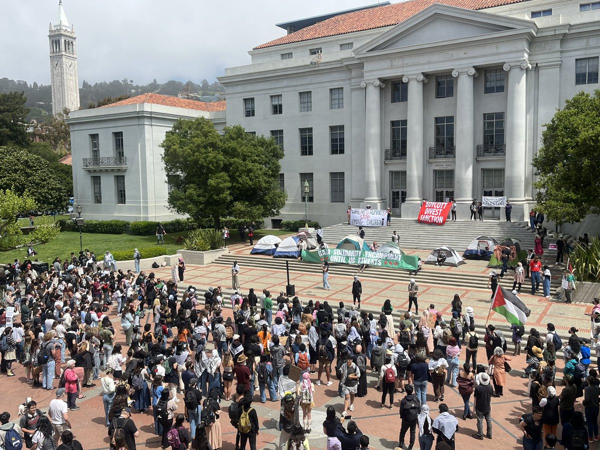 Breaking: UC Berkeley students just mounted a Gaza solidarity encampment at Sproul Plaza. “We will hold the encampment until UC divest from the war” @Berkeleyside