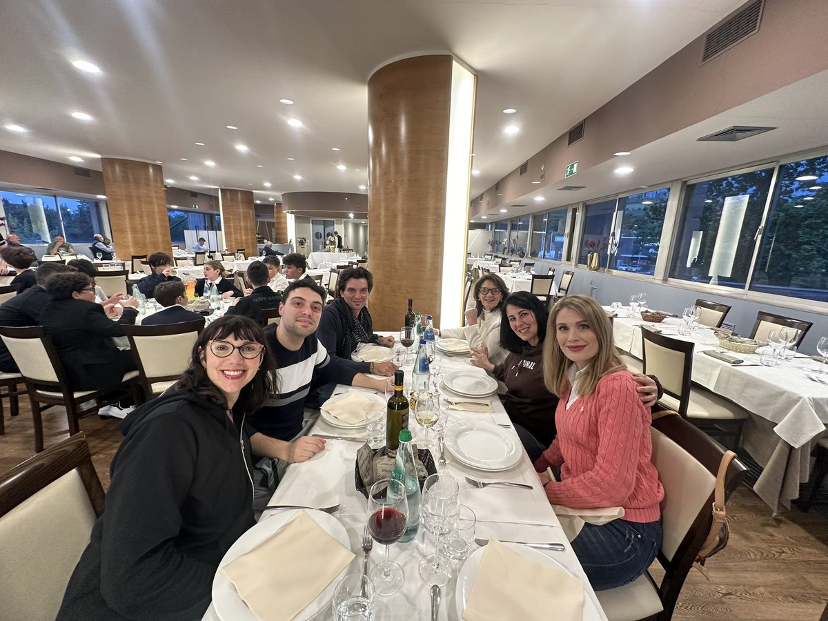 MedieChelli's tweet photo. Cena di gala stasera al Park Hotel a Perugia https://t.co/HKzz0QlneS