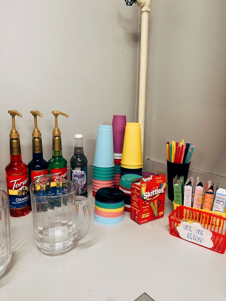 Thank you <a href="/CentennialSchLU/">Centennial School of Lehigh University</a> for the Teacher Hydration Station today 💧 What a great way to celebrate the value of Earth Day &amp; pour back into your teachers 😉 

(Put a finger on your nose if you caught my pun-ny joke 🤭😁) #NiceMatters