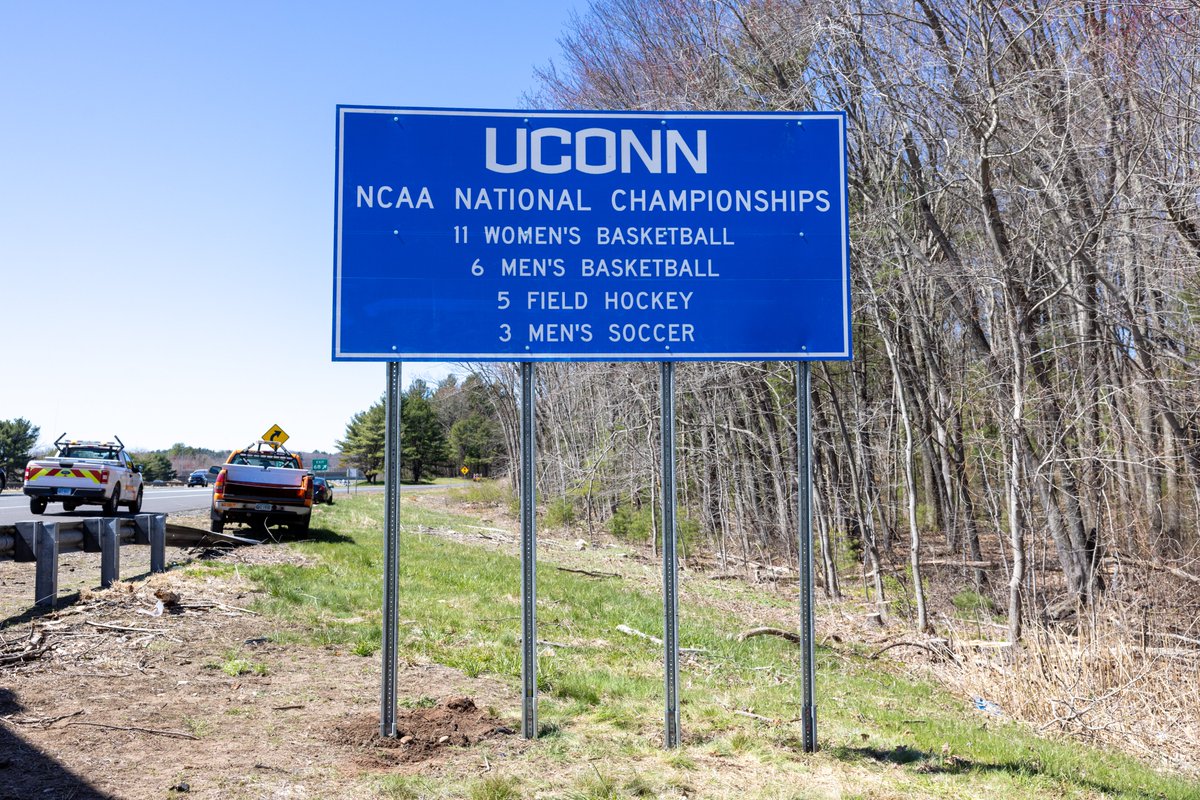 UConnHuskies's tweet photo. Fresh coat of paint ☑️🏆

Thanks to @CTDOTOfficial for the new sign!

#BleedBlue https://t.co/H9ceWRzNSh