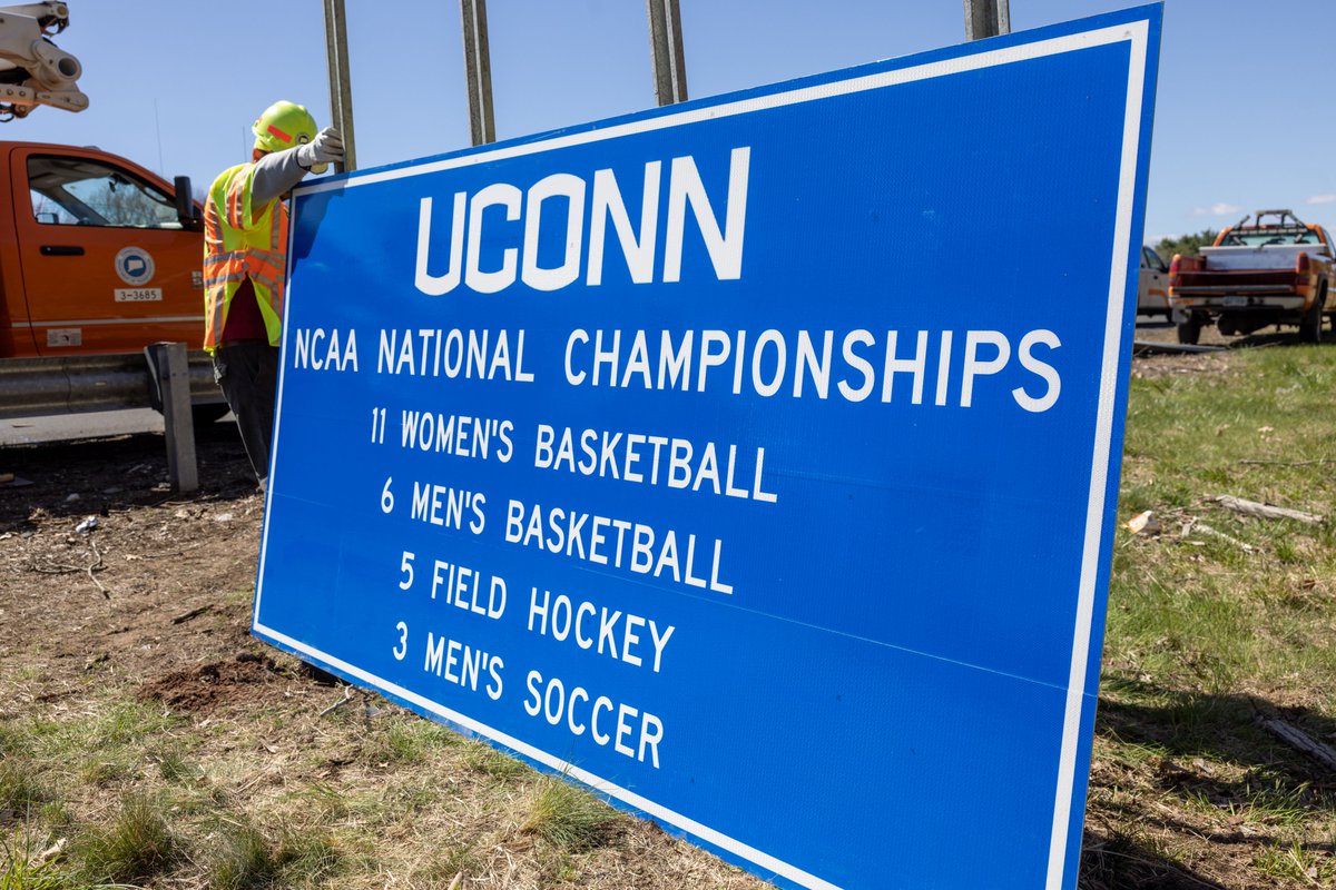UConnHuskies's tweet photo. Fresh coat of paint ☑️🏆

Thanks to @CTDOTOfficial for the new sign!

#BleedBlue https://t.co/H9ceWRzNSh