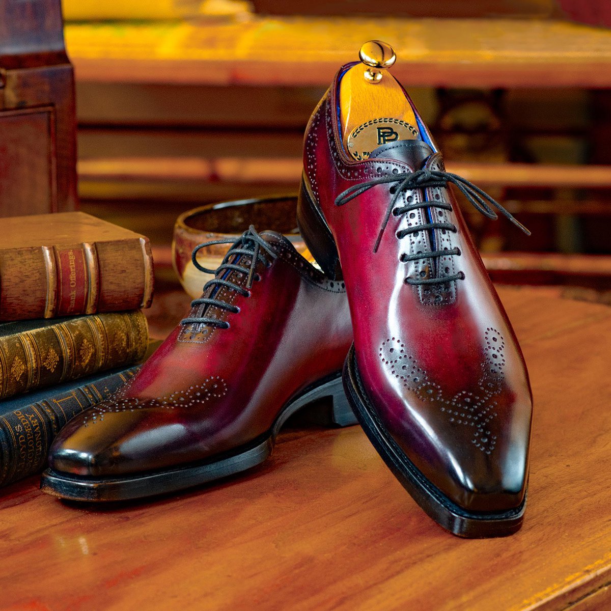 Paul Parkman Goodyear Welted Punched Oxfords Bordeaux 

Website: paulparkman.com

#paulparkman #oxfordshoes #patinashoes #handmadeshoes #bespokeshoes #Luxuryshoes #mensshoes #goodyearwelted #menstyle