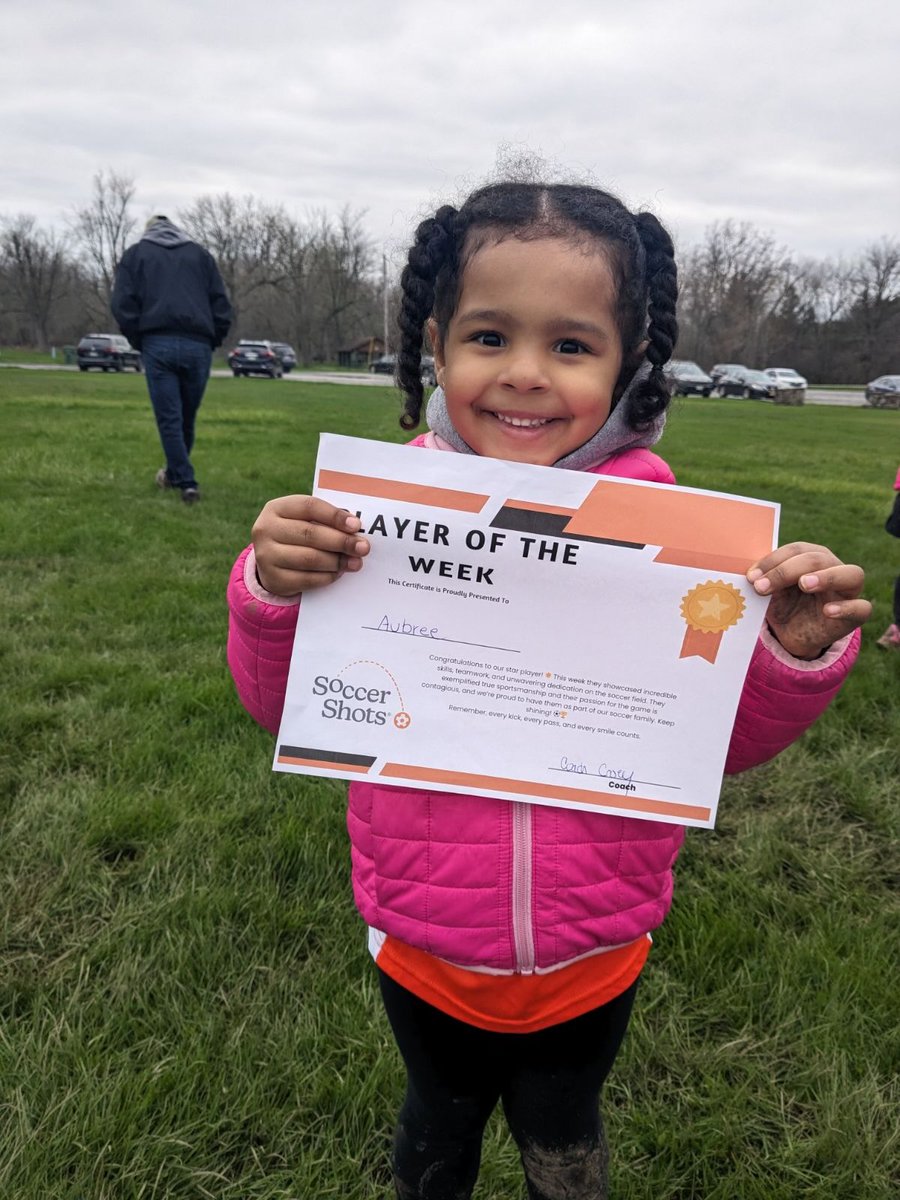 Aubree was player of the week! She was a great listener, super happy and excited with a great attitude and such a trooper after getting all muddy! Congrats Aubree!! 🎉⚽😁