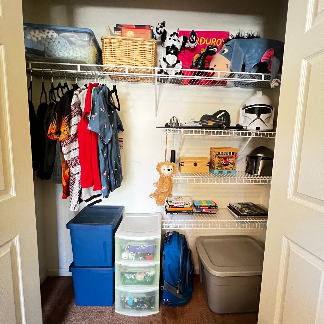 Hand-me-down hell🤦🏼‍♀️

Mom spent the day with Carrie to get it under control. 

Out with the...
...too small
...not going to wear
...not my style and 
...too baby! 

📍Malvern 

#gettingorganizedonthemainline #homeorganization #justcallcarrie #tweens #parenting #clutter