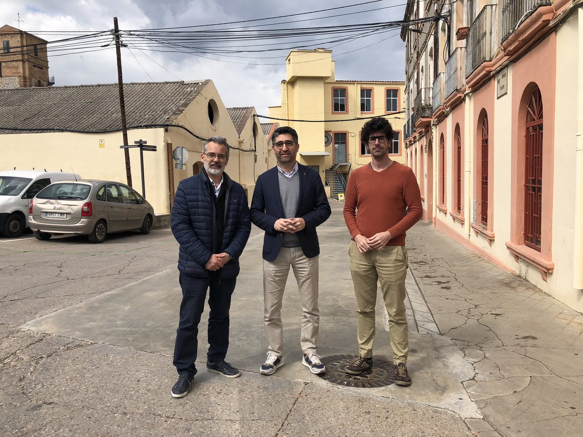 Avui ens ha visitat el @JordiPuignero.
Hem visitat la #ColoniaSedo per ensenyar-li el seu accés i la seva situació urbanística. Gràcies per interessar-te per #Esparreguera