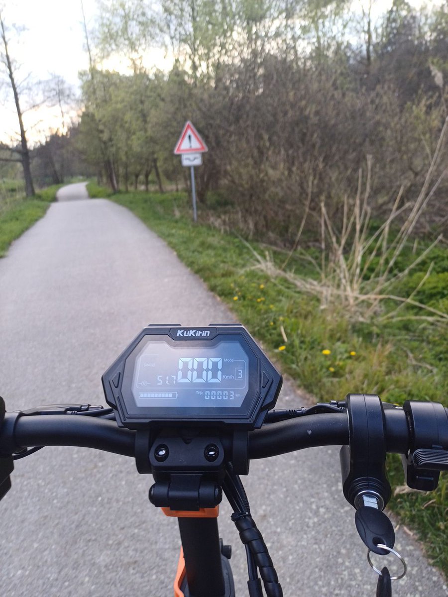 Kdo má  elektrokolobezku? V případě  kterou?