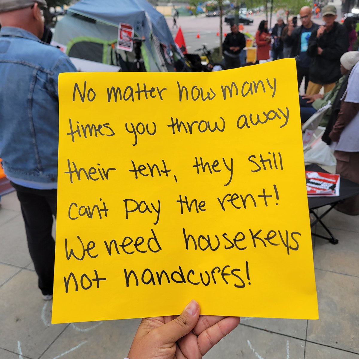 We can't ticket, jail, and sweep our way out of this housing crisis. The price of rent is skyrocketting, while the number of people who can afford the rent is plummeting. 

Those people need housing, not handcuffs. 

#GrantsPass #SCOTUS