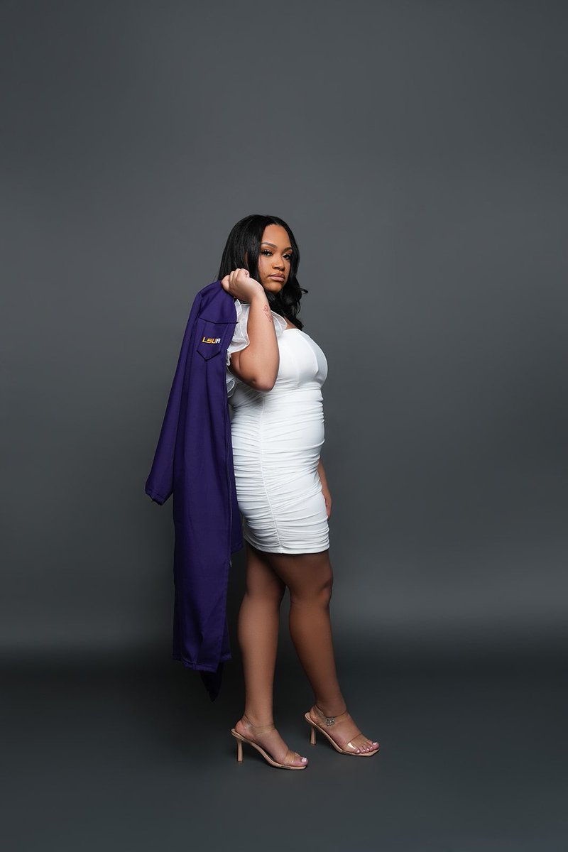 alonaarenee's tweet photo. really fixing to be a registered nurse🥹 https://t.co/pbi0bvT4NM
