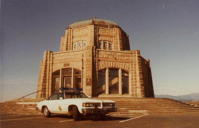 The view from the Vista House at Crown Point is timeless. The only thing that changes is the make and model of our patrol cars 🚓🙃#TBT