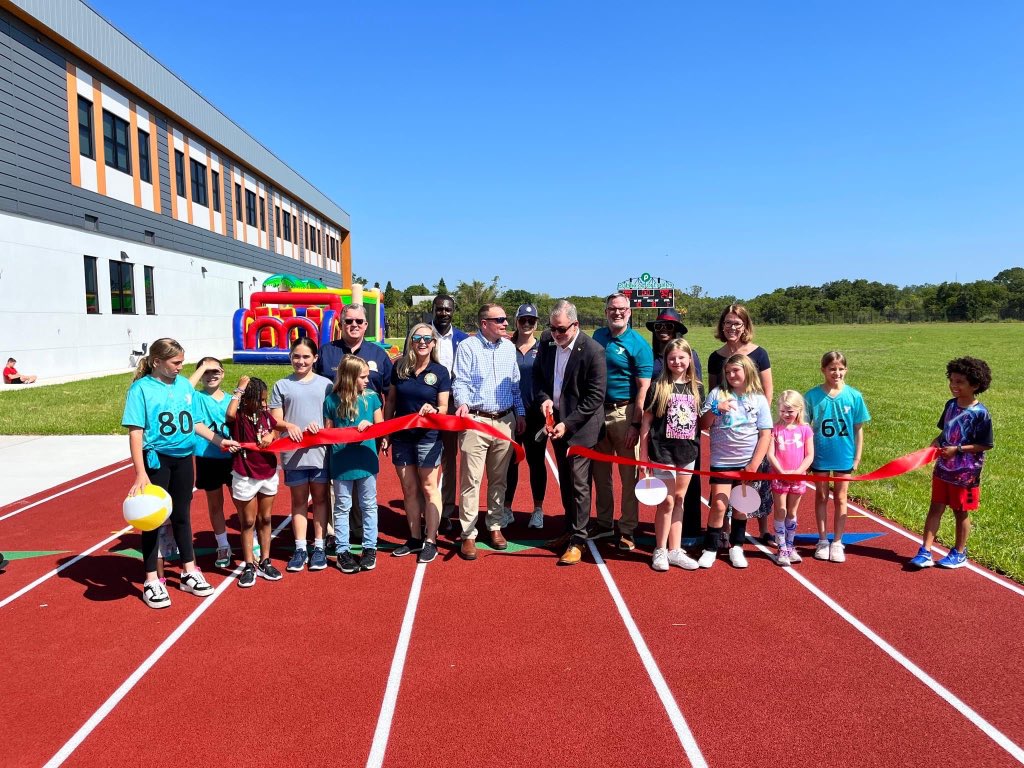 The new Speer YMCA, located in Saint Petersburg, just opened their Publix Sportsplex -promoting fitness and wellbeing. My office had the opportunity to attend the ceremony and participate in the ribbon cutting. I look forward to seeing this facility be a place for families to