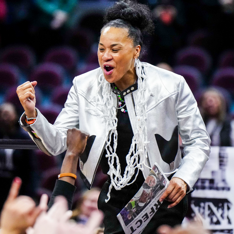 FOS's tweet photo. David Cloninger began covering South Carolina WBB 16 seasons ago—the same year Dawn Staley became head coach.

He says that even now, the one thing that hasn’t changed is her devotion to local media.

“She will always make time for whoever’s asking for a piece of her time.”