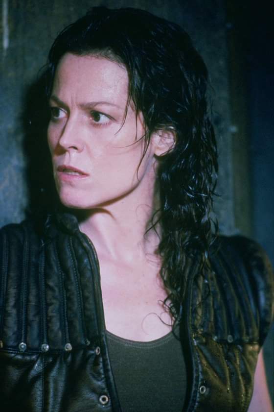 Sigourney Weaver as Ripley 8 in Alien Resurrection. When Sigourney first starred in Alien, she was paid $30-35k. By the time of filming Resurrection, she was earning $11m. #Alien #AlienResurrection #SigourneyWeaver #EllenRipley #Ripley8 #FilmTwitter 😍♥️