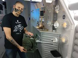 2en1reloj's tweet photo. Aprovechamos para dar a conocer el 'Museo Alien' de @Luisnostromo: el hombre que ha construido la Nostromo de 'Alien' en un garaje de Barcelona.

#NuestrosMiedos #CineDeTerror #SentimosElMiedo  @Cinedlos80 @sayonarafm @2en1reloj @criterioCero #Alien #LuisNostromo #MuseoAlien https://t.co/695jvBb2kP