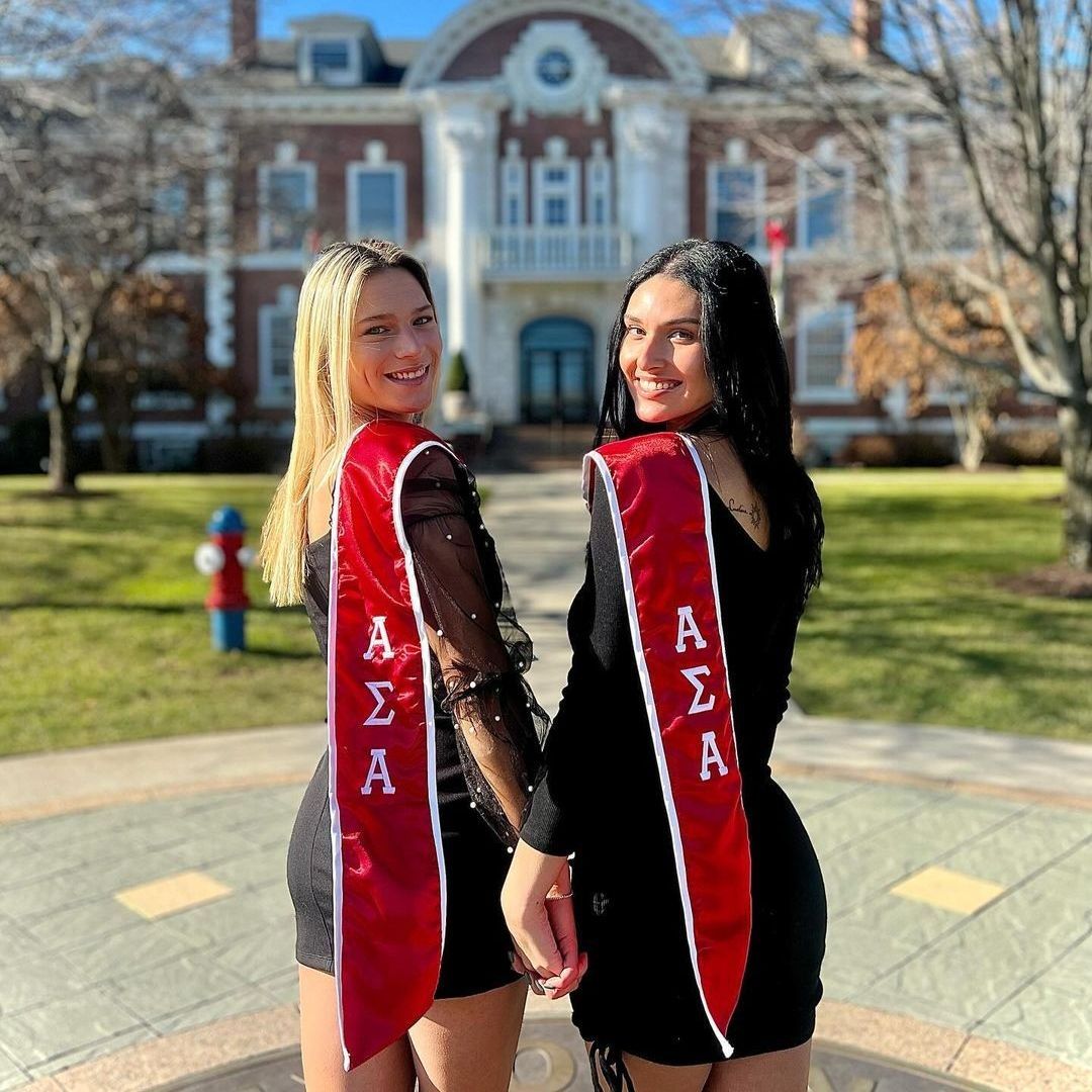 RubyPointsNapa's tweet photo. Honor your ASA graduate's milestone with a thoughtful gift! 🥂 Choose from our selection of fine wines and graduation gift sets, and get 10% off with code GRAD24 at checkout! 🎓

#RubyPointsNapaValley #AlphaSigmaAlpha #ElevateAndInfluence #JoyouslyLive https://t.co/00OXDRYBN4