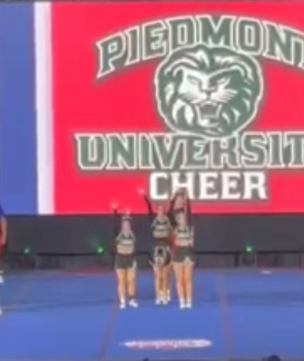 LGHS Competition Cheer tweet media
