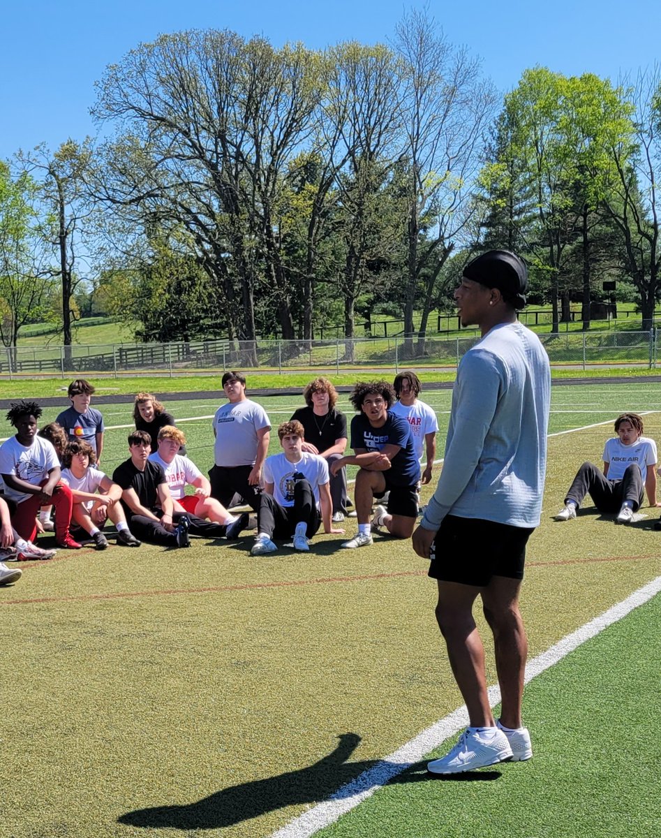 Coach Wes Johnson (@coachwesj) on Twitter photo Appreciate <a href="/AndruPhillips/">dru phillips</a> taking time out of his Draft Prep to talk with <a href="/PLDunbarFB/">PLD Bulldogs Football</a> today! Appreciate <a href="/AndruPhillips/">dru phillips</a> taking time out of his Draft Prep to talk with <a href="/PLDunbarFB/">PLD Bulldogs Football</a> today!