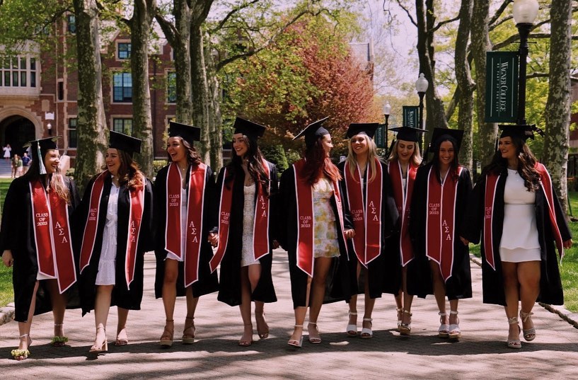 RubyPointsNapa's tweet photo. Create lasting memories for your Alpha Sigma Alpha graduate with a golden gift! 🎓 Select from our fine wines and gift sets, and save 10% with code GRAD24! 

#RubyPointsNapaValley #AlphaSigmaAlpha #ElevateAndInfluence #JoyouslyLive https://t.co/ArUGiACk3j