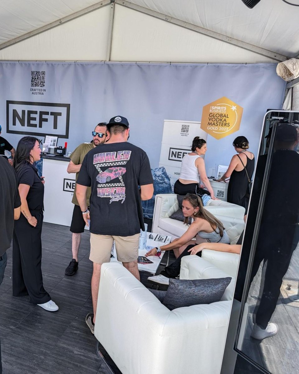 NEFT Vodka x Barrett-Jackson Palm Beach Auction. An event made for car purists, served by vodka purists. 

Don't drink and drive. Sip responsibly. 

#NEFT #NEFTvodka #BarrettJackson #PalmBeachAuction #RaiseItUp