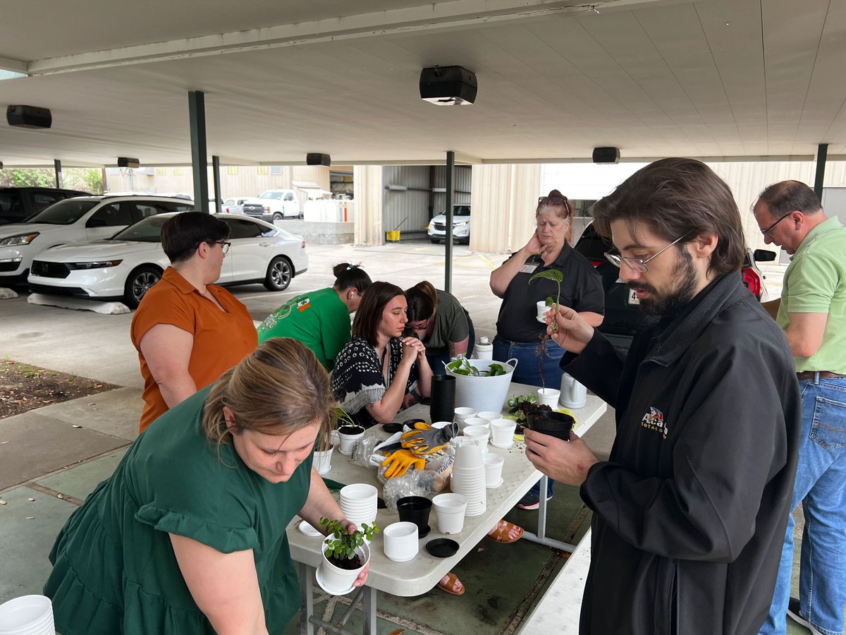 acadiansecurity's tweet photo. Happy Earth Day! Last month, ATS held a potting party for employees to pot their own desk plants and keep the office lively! https://t.co/fBVD6toQUj