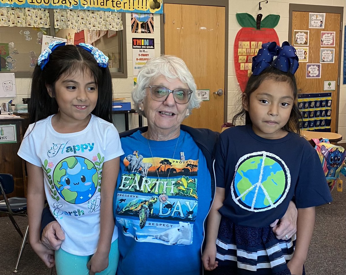 Mrs. Ogle's K tweet media