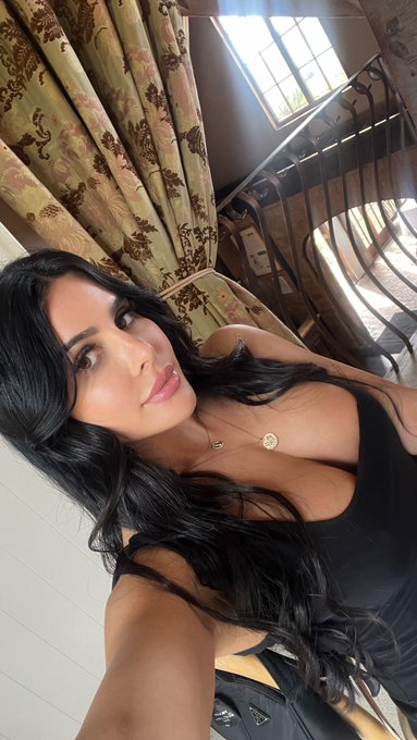 spend the day with me 🖤 https://t.co/iJqkbwlB3P