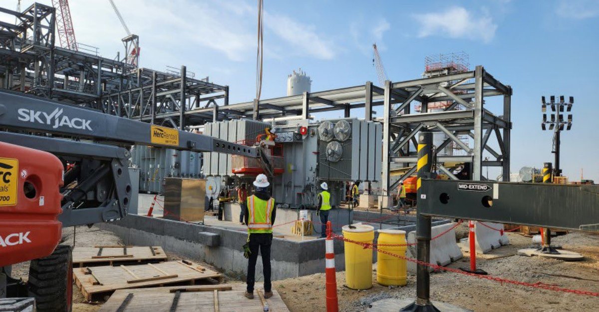 👷‍♂️ Corpus Christi Stage III Progress Report: Cheniere Energy is asking for permission to connect electrical service to Train 1 liquefaction and utilities substations
 
More details at is.gd/euphBS
 
#LNG #ONGT #NatGas #Shale #OOTT #EagleFord #CCTX
