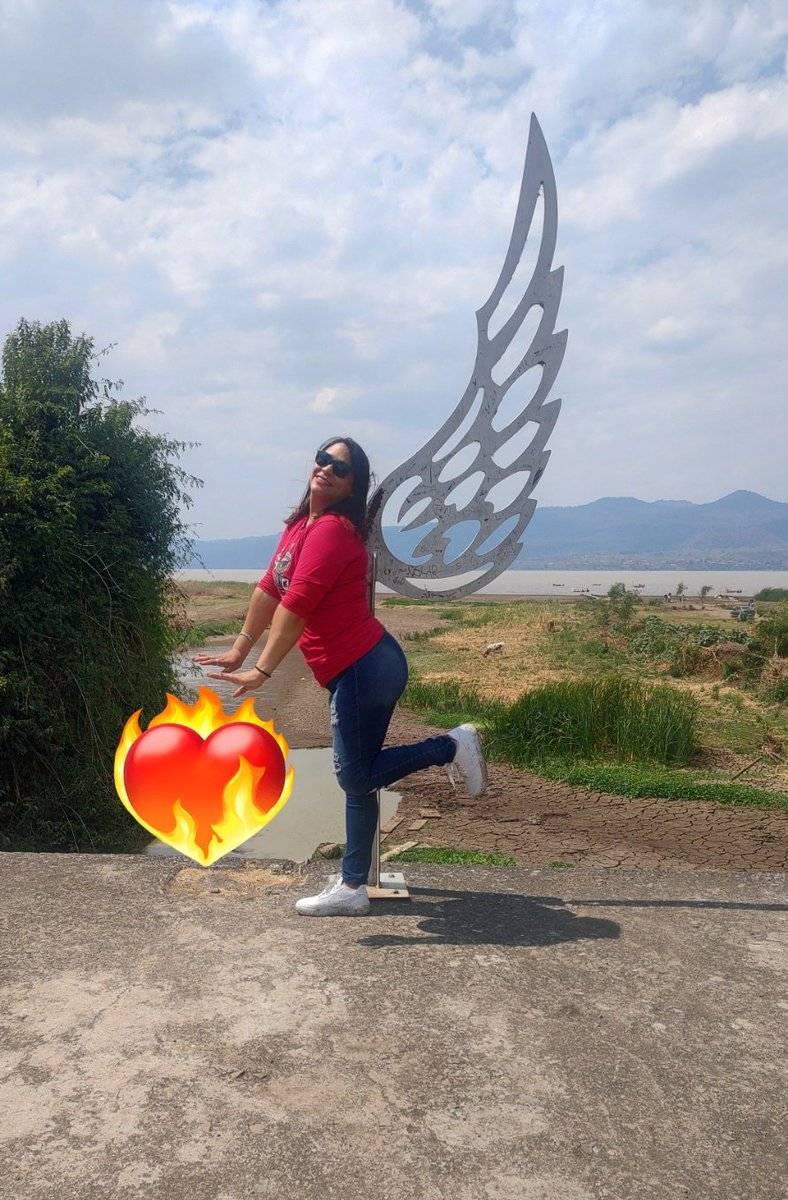 Susy08_19's tweet photo. Un ratito de relax y diversión... 🌸🥰... https://t.co/5tjlcSPJcG