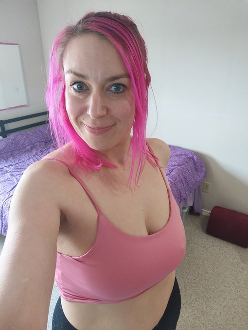 Happy Monday 😘 https://t.co/1H49EeUGjr<a href="/tag/ass"class="tags"><span>#ass</span></a><a href="/tag/nsfw"class="tags"><span>#nsfw</span></a><a href="/tag/sellingcontent"class="tags"><span>#sellingcontent</span></a><a href="/tag/ofgirls"class="tags"><span>#ofgirls</span></a>