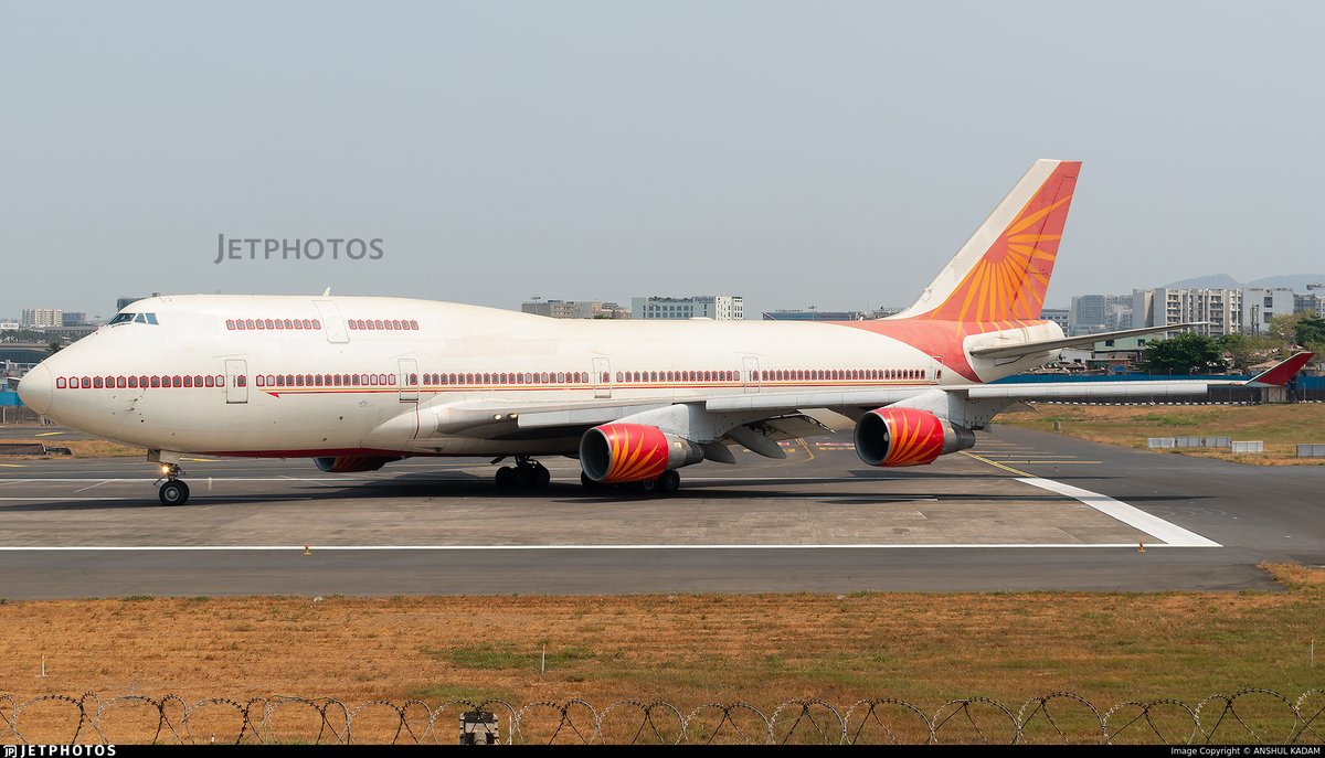 Former Air India 747 VT-EVA departing Mumbai for the final time as Nomadic 223 on its way to the desert in the US. jetphotos.com/photo/11308876 © Anshul Kadam