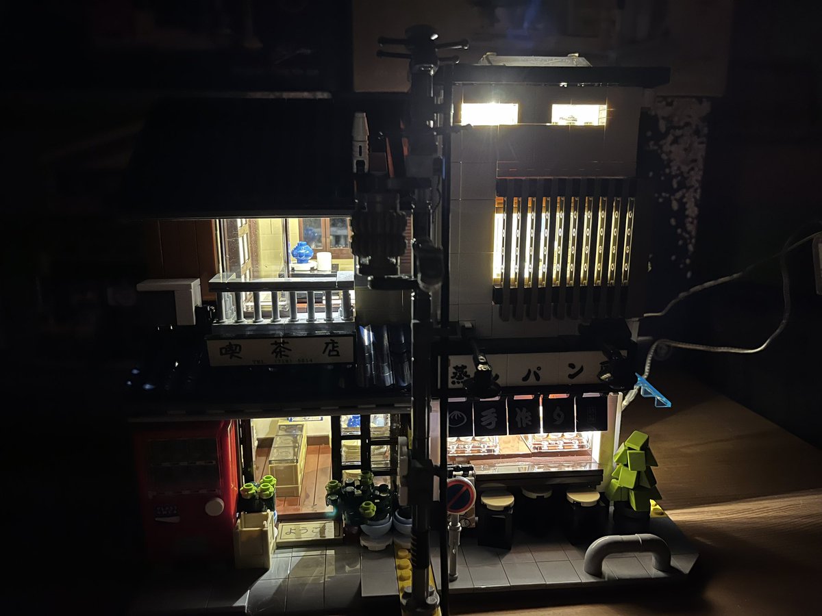 kociu91's tweet image. Jest magia japońskiej ulicy😻🤩
#CaDA #CaDAbricks @DOUBLEE_CaDA 

Dobranoc!