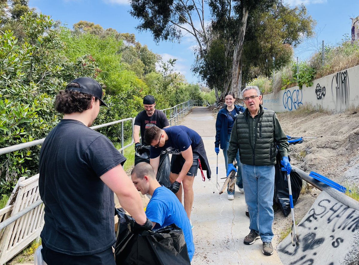 Happy Earth Day from SolarTech! 

SolarTech took charge over the weekend volunteering with We Clean Trails and @iloveacleansd  to help clean up our planet… starting with Rose Creek, San Diego!

#EarthDay2024