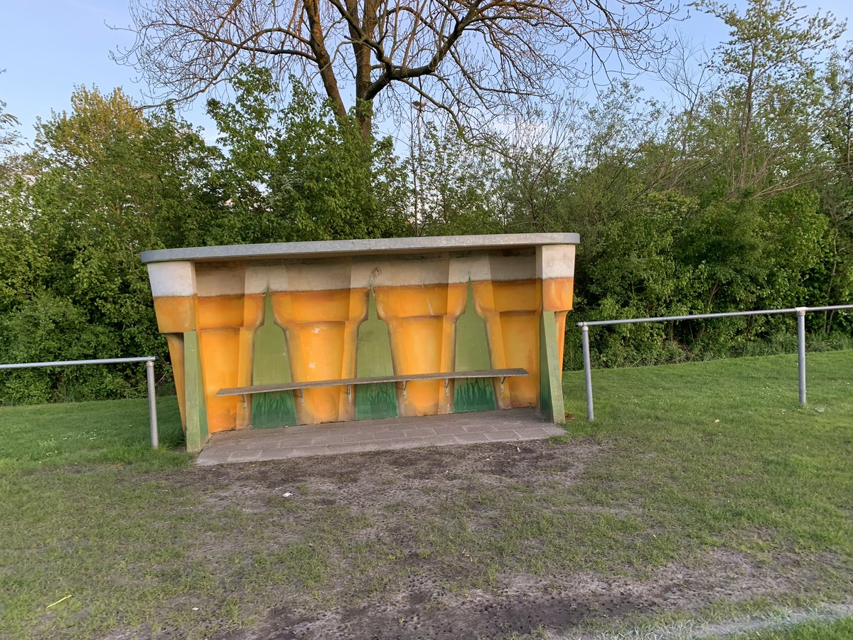 pet13131's tweet photo. Rondje voetbalveld vanavond, altijd weer leuke dingen bij #theknickerbockers. https://t.co/bBuw9PB8aY