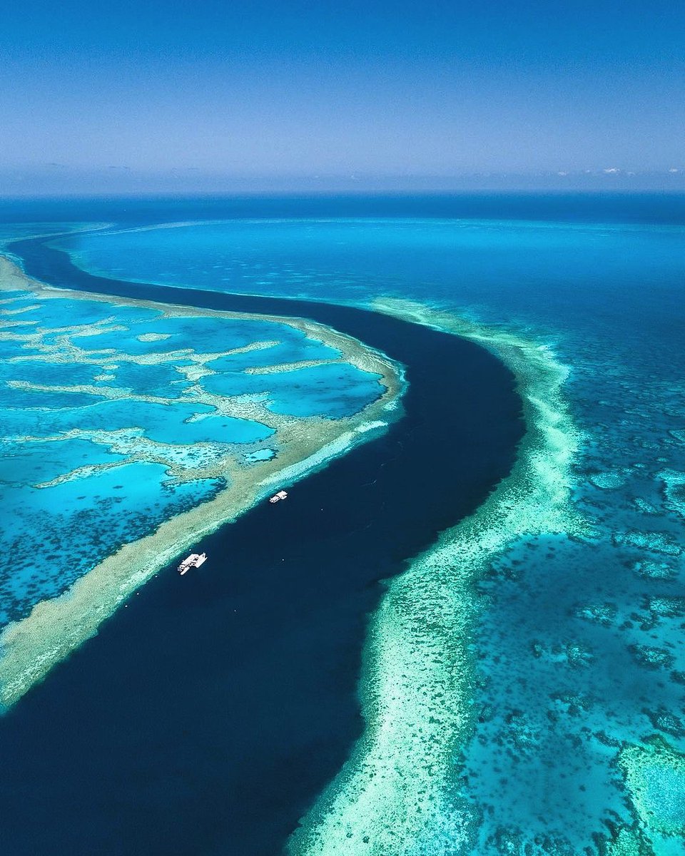 The Best Places on Earth to Visit Before You Die- a thread🧵👇

1. Great Barrier Reef, Australia