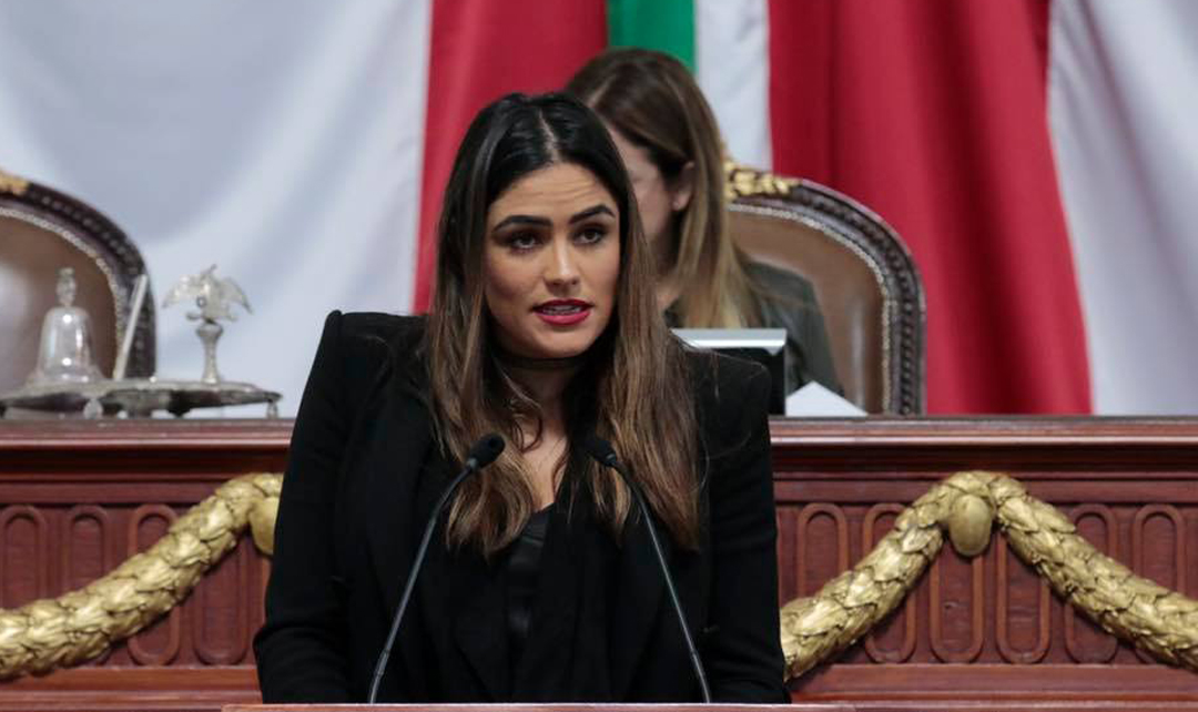 IndustriasMex's tweet photo. Ale Rojo de la Vega ha mostrado un enfoque valiente y compasivo al abordar el tema de los campamentos de migrantes en la alcaldía, una cuestión que su rival ha evitado o minimizado.

https://t.co/ysymZ5FLGc https://t.co/7l2uCLRldI