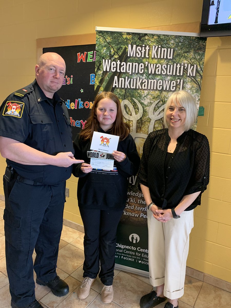 This morning we were pleased to present Red Cliff Middle School with a $500 cheque towards the student breakfast fund. Lt. Dykeman presented the cheque as part of our “Give Back to the Community” initiative. The $$ were from the rafflebox.ca/raffle/nsfd/97 program.