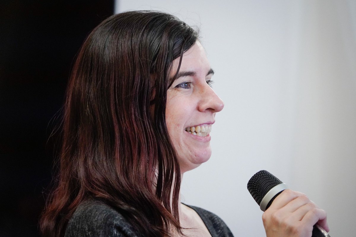 Yeray ediciones realizó una presentación doble: la de 'Una mujer consuelo. Myeongja' de Young Choon (con vídeo de la autora desde Corea) y la de la revista 'Imaginarium' 2, junto a seis de los autores participantes en este número, dedicado al amor.