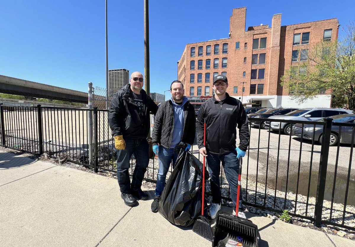 GreektownChi's tweet photo. Last week, wonderful volunteers from Dish Wireless cleaned Greektown’s streets just in time for Earth Day. Sending big thanks to them for keeping our community clean.
 
#earthday #greektownchicago #keepitclean #lovetheearth #keepstreetsclean #greektown #greek #greekrestaurants https://t.co/3hzPDjXPBw