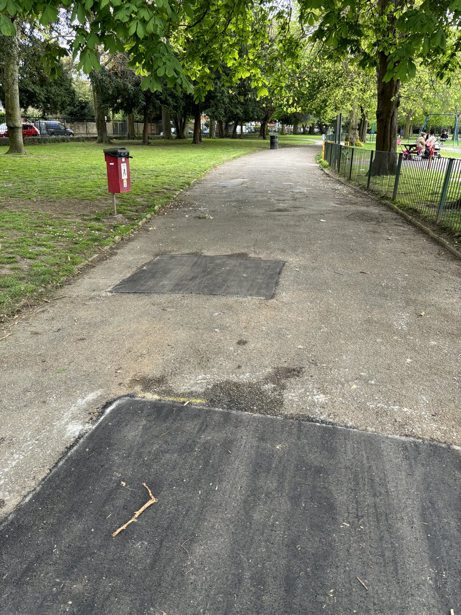 SameSeb's tweet image. Surely pot holes in the roads first 😬🤦‍♂️⁦@medway_council⁩