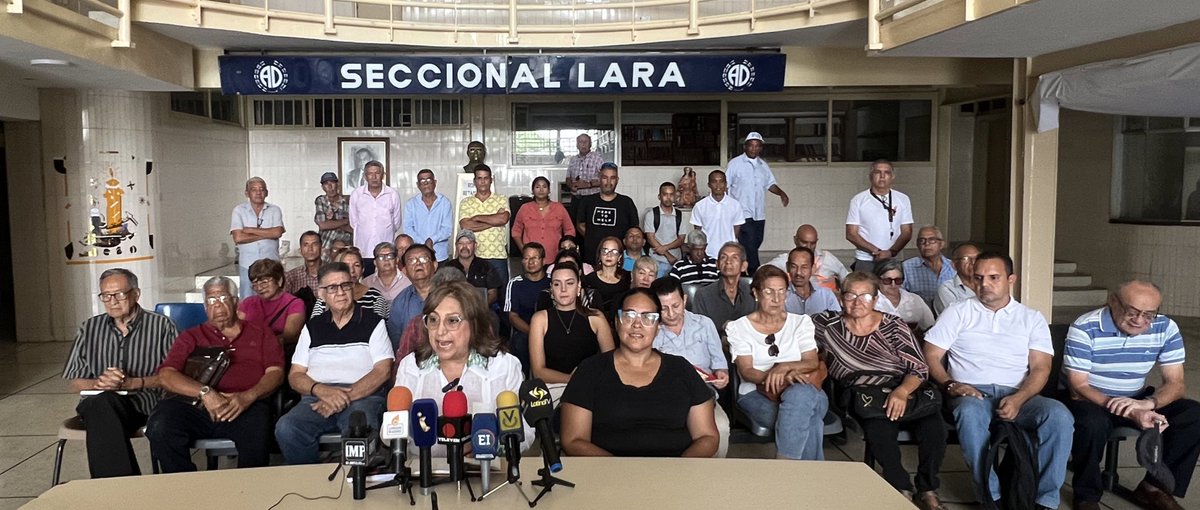ADOrg_Laraof's tweet image. #22Abr | En Rueda de Prensa @SobellaMejias secretaria general de @ADemocratica en Resistencia seccional Lara expresó total y absoluto respaldo de su organización política a la candidatura de @EdmundoGU. Desde Lara nos comprometemos al trabajo organizativo electoral para ganar las…