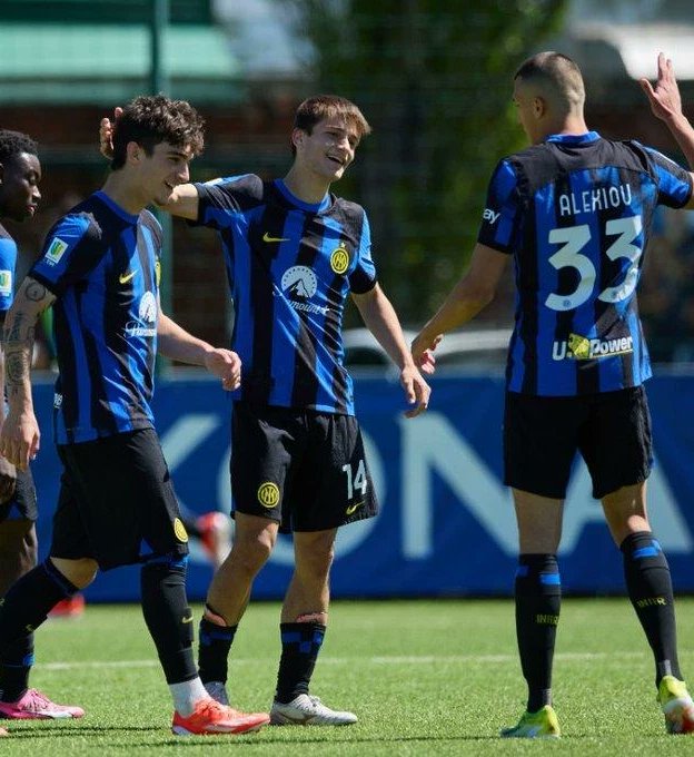 PIÚ UNA VITTORIA NERAZZURRI U19💙🖤✔️

Os Nerazzurri venceram em casa o Cagliari por 3 a 0,  graças aos gols de Sarr, Owusu e  Berenbruch. O Inter Primavera continua na liderança da tabela com 60 pontos.

#InterPrimavera #InterCagliari #InterYouth #Under19 #Primavera1 #Inter