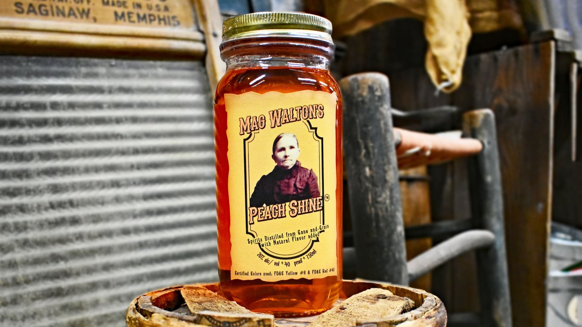 WaltonsSpirits's tweet photo. We're always feeling a bit peachy when there's a jar involved. ๐ Just ask your local liquor store clerk where the Walton's is!
๐https://t.co/vykXwSEKqm
#peach #feelingpeachy #moonshine #masonjar #jacksonvillenc #ncmade #cocktails https://t.co/GHQwNZU9EJ