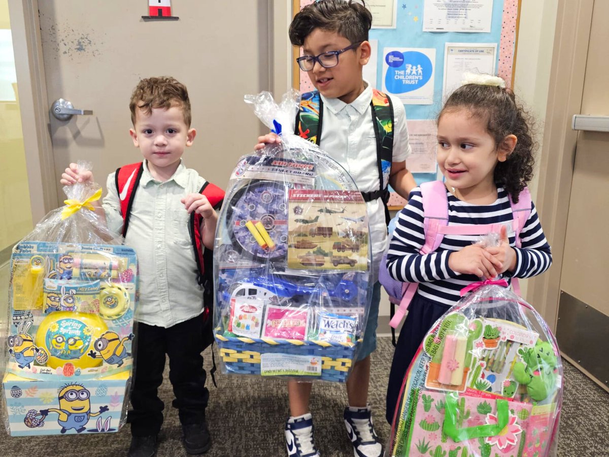 #GratitudePost | 🎁 Thank you @Walgreens for gifting these wonderful toys to our Miami Lighthouse Academy students! Together, we prove #itspossibletoseewithoutsight 💙 #MiamiLighthouse #MiamiLighthouseAcademy 📚Visit MiamiLighthouseAcademy.org to learn more about our school!