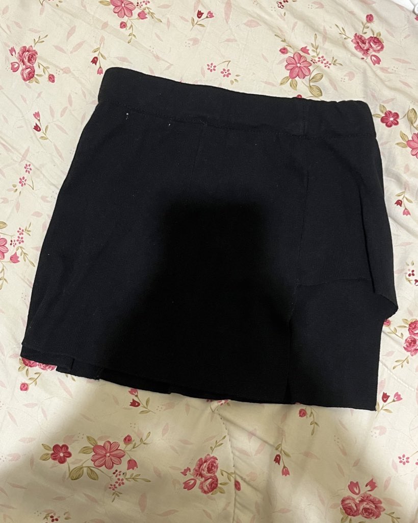 mntfors's tweet photo. ส่งต่อเสื้อผ้า✨

1. เสื้อ melt in moment size L อก 34-35 สีเทา 150
2. กระโปรงแหวกข้าง เอว 24-28 ยาว 12 40
3. ครอปโปโล 20 
4. สเวตเตอร์ สีจริงเข้มกว่าในรูป 50

📮ค่าส่ง 40 เหมาๆไม่บวกเพิ่ม

สนใจ/ดูรูปเพิ่มเติม dm ได้เลยค่า

#ส่งต่อเสื้อผ้า #ส่งต่อเสื้อมือสอง #ส่งต่อเสื้อผ้ามือ2 https://t.co/j5WJvjCQg8