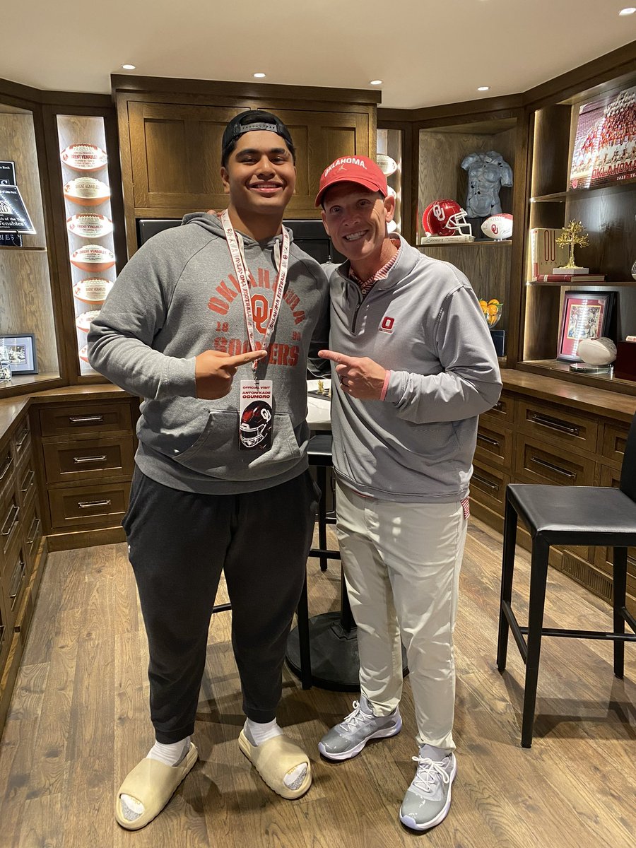 New #Sooners On3 Prediction ⭐⭐⭐⭐ 2025 IOL Antoni Kade Ogumoro 6'5” / 290 🏫 Elgin HS (Elgin, OK) 🎚️ 60 ✍️ By Josh McCuiston 🎤⬇️ Oklahoma Recruiting Editor on3.com/db/antoni-kade… #XXV